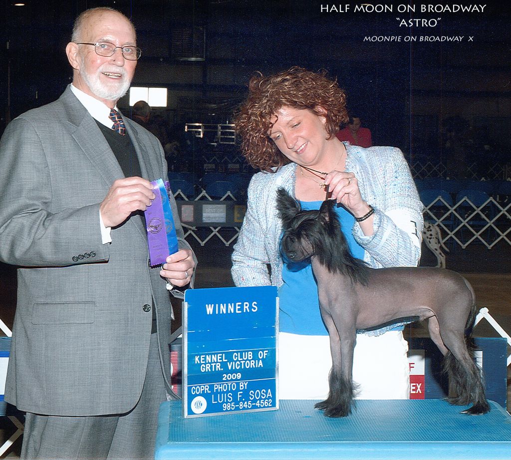 Half Moon On Broadway